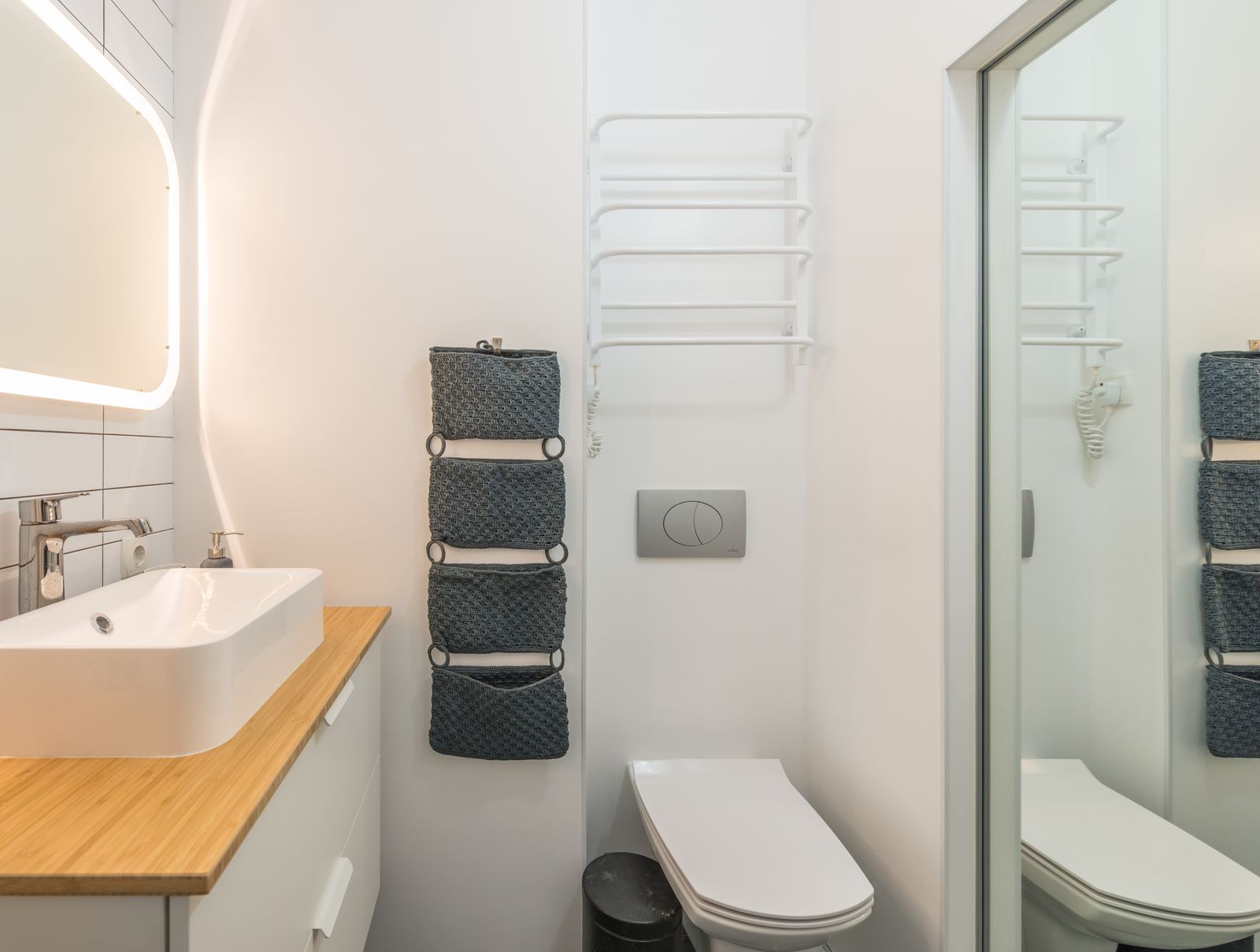 Commercial Restroom Cleaning in NJ: A Business Owner’s Buyer Guide
